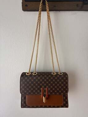 Contrast Color Polka Dot Print Chain Shoulder Bag with Clip Lock